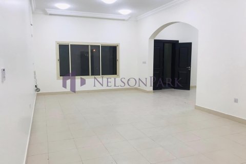 6 bedrooms Villa in Doha, Qatar No. 60965 4