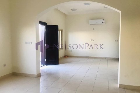 6 bedrooms Villa in Doha, Qatar No. 60965 14