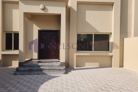6 bedrooms Villa in Doha, Qatar No. 60965 22