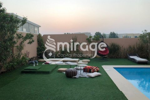 5 bedrooms Townhouse in Al Reef, UAE No. 81181 2