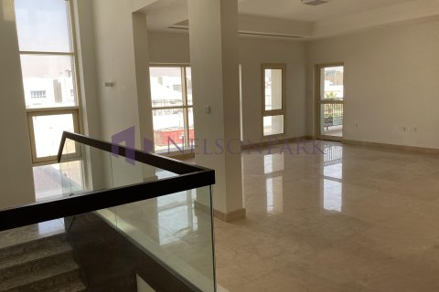 4 bedrooms Villa in Doha, Qatar No. 58468 10