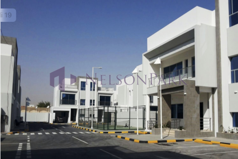4 bedrooms Villa in Doha, Qatar No. 58469 2