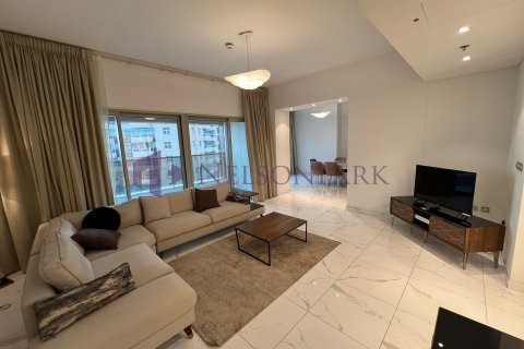 3 bedrooms Apartment in Doha, Qatar No. 58454 1
