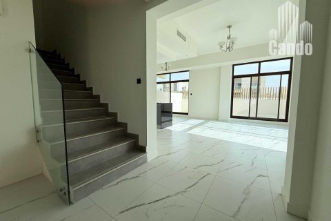 Townhouse de 4 dormitorios en District 11, UAE No. 72572 6