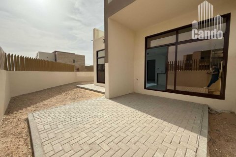 Townhouse de 4 dormitorios en District 11, UAE No. 72572 20