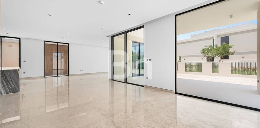 Villa de 5 dormitorios en Tilal Al Ghaf, UAE No. 91860