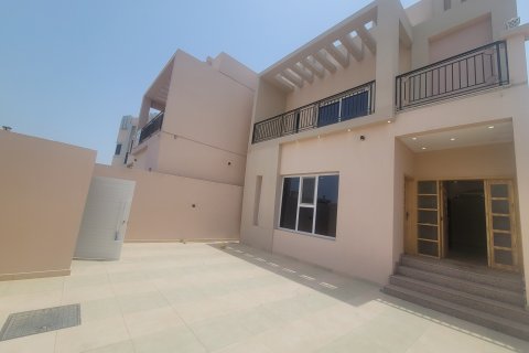 Villa de 6 dormitorios en Muscat, Oman No. 98892 2