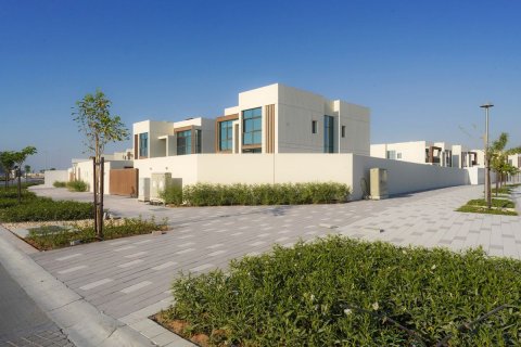 4 bedrooms Commercial property in Abu Dhabi, UAE No. 79869 4