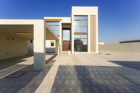 4 bedrooms Commercial property in Abu Dhabi, UAE No. 79869 3