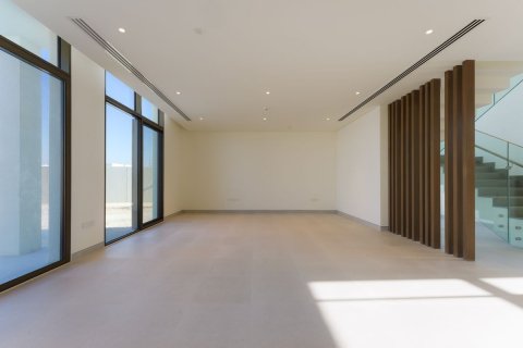 4 bedrooms Commercial property in Abu Dhabi, UAE No. 79869 8