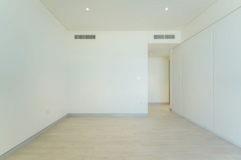 4 bedrooms Commercial property in Abu Dhabi, UAE No. 79869 15