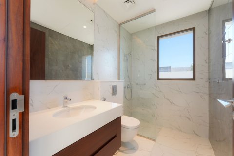 4 bedrooms Commercial property in Abu Dhabi, UAE No. 79869 18