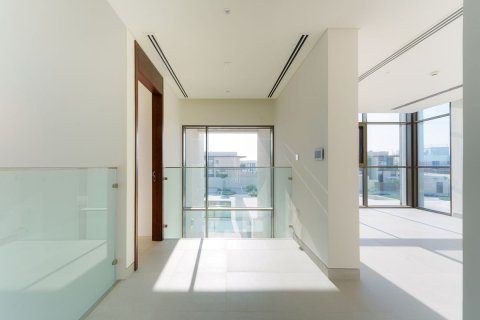 4 bedrooms Commercial property in Abu Dhabi, UAE No. 79869 11