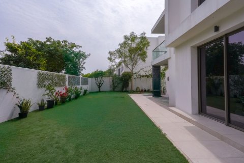 Commercial property de 4 dormitorios en  Yas Acres, UAE No. 79867 11
