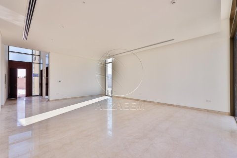 5 bedrooms Villa in Abu Dhabi, UAE No. 91487 10