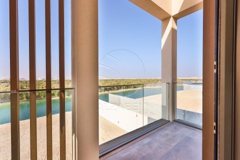5 bedrooms Villa in Abu Dhabi, UAE No. 91487 5