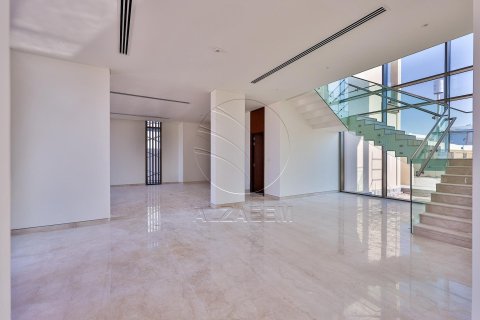 5 bedrooms Villa in Abu Dhabi, UAE No. 91487 8