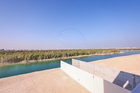 5 bedrooms Villa in Abu Dhabi, UAE No. 91487 17