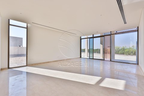 5 bedrooms Villa in Abu Dhabi, UAE No. 91487 14