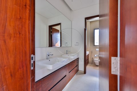 5 bedrooms Villa in Abu Dhabi, UAE No. 91487 4