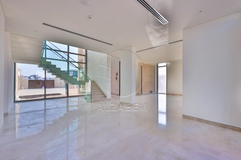 5 bedrooms Villa in Abu Dhabi, UAE No. 91487 12