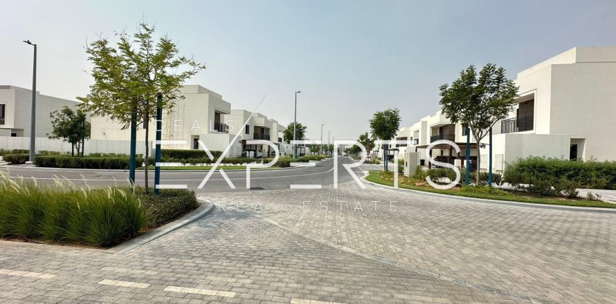 Villa de 3 dormitorios en Yas Island, UAE No. 55372