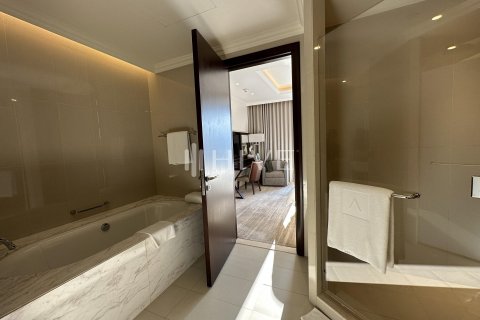 Apartment de 2 dormitorios en The Address Residence Fountain Views, UAE No. 80379 12
