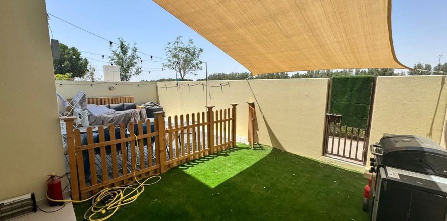 Appartement de 2 chambres à Dubai, UAE No. 99799