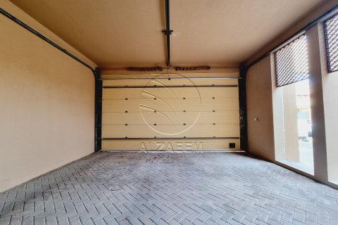 Таунхаус с 4 спальнями в Абу-Даби, ОАЭ №91131 3