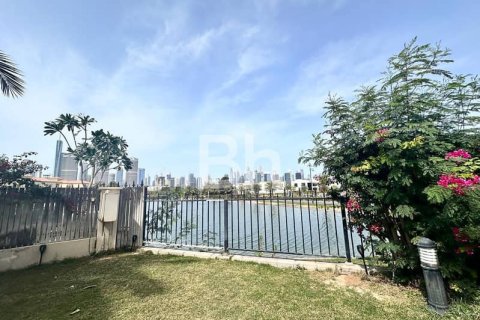 Villa de 4 dormitorios en Jumeirah Islands, UAE No. 89374 12
