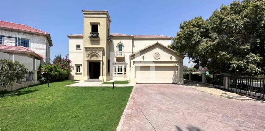 Villa de 4 dormitorios en Jumeirah Islands, UAE No. 89374
