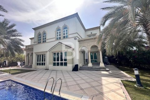 Villa de 4 dormitorios en Jumeirah Islands, UAE No. 89374 17