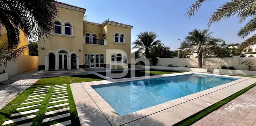 Villa de 3 dormitorios en Jumeirah Park, UAE No. 89373
