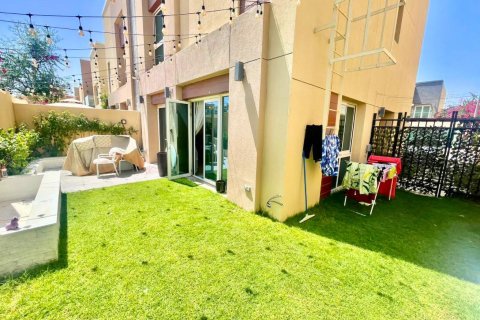 Villa de 3 dormitorios en Al Barsha, UAE No. 85943 13