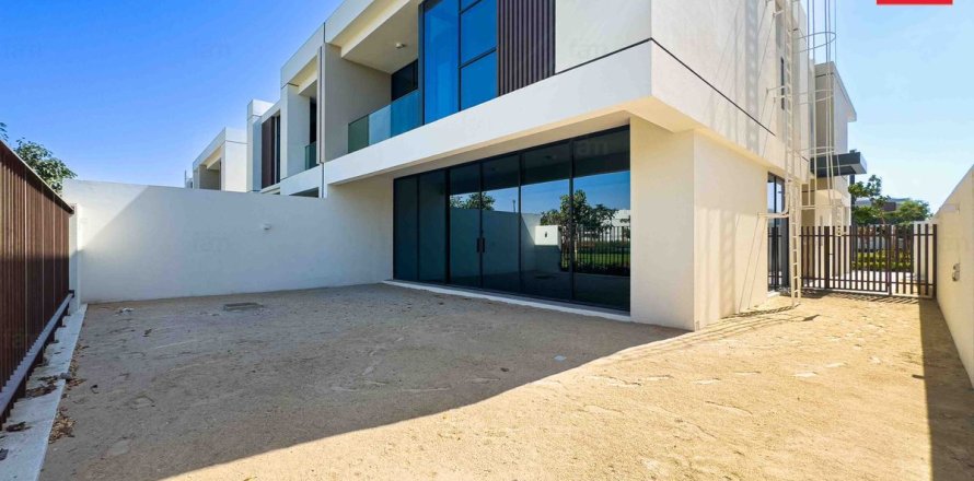 Villa de 4 chambres à Dubai, UAE No. 100139