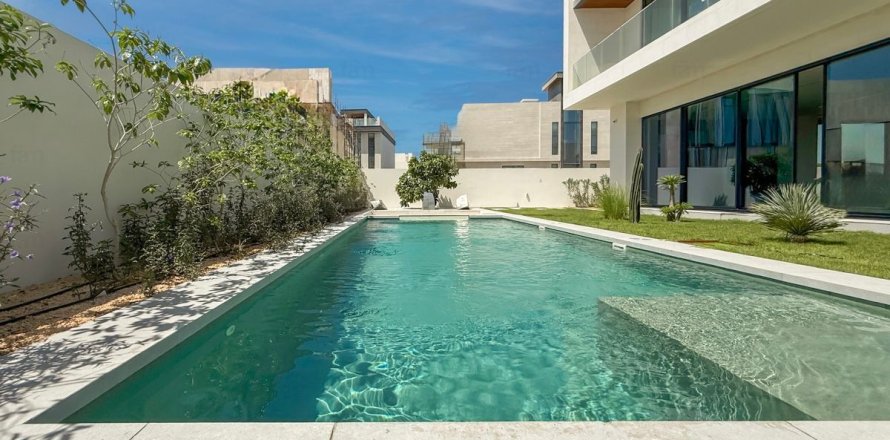 Villa de 5 chambres à Dubai, UAE No. 101275