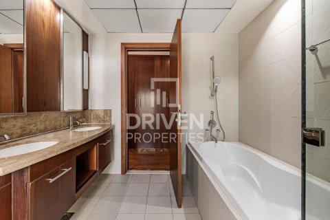 Appartement de 2 chambres à Standpoint Towers, UAE No. 85088 13