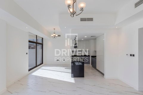 Таунхаус с 4 спальнями в District 11, ОАЭ №83991 3