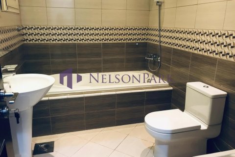 6 bedrooms Villa in Doha, Qatar No. 60994 30
