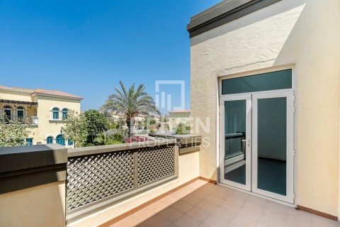 3 غرف نوم فيلا في Legacy, الإمارات العربية المتحدة رقم 85498 5