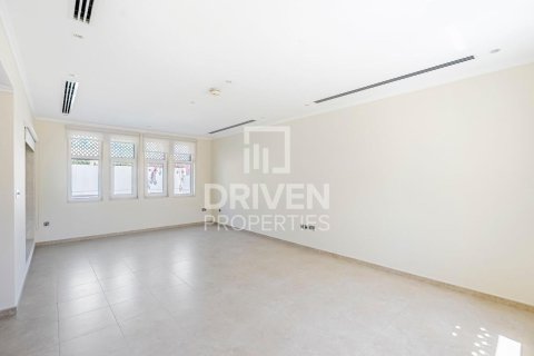 3 غرف نوم فيلا في Legacy, الإمارات العربية المتحدة رقم 85498 8