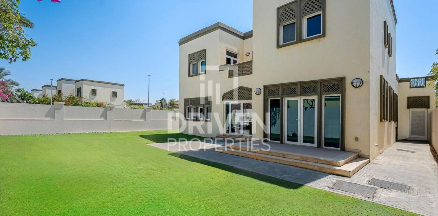 3 غرف نوم فيلا في Legacy, الإمارات العربية المتحدة رقم 85498
