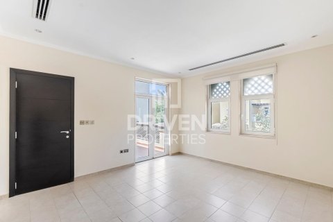 3 غرف نوم فيلا في Legacy, الإمارات العربية المتحدة رقم 85498 22
