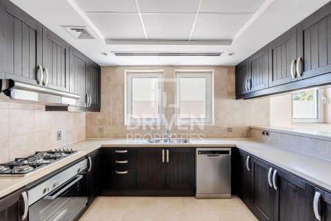 3 غرف نوم فيلا في Legacy, الإمارات العربية المتحدة رقم 85498 12