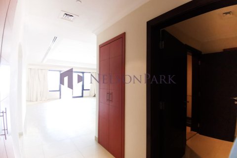 3 bedrooms Apartment in Doha, Qatar No. 57913 8