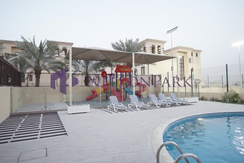 5 bedrooms Villa in Doha, Qatar No. 57909 6