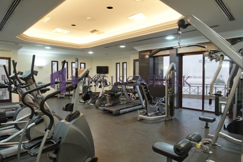 5 bedrooms Villa in Doha, Qatar No. 57909 10