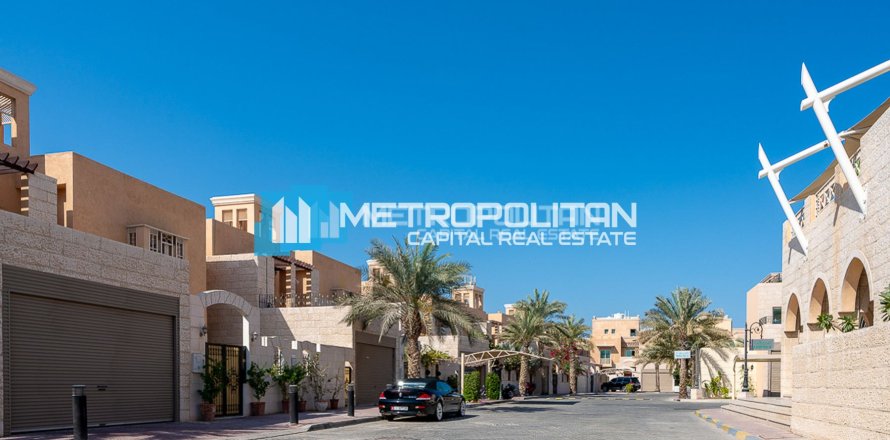 11 bedrooms Villa in Al Mushrif, UAE No. 90950