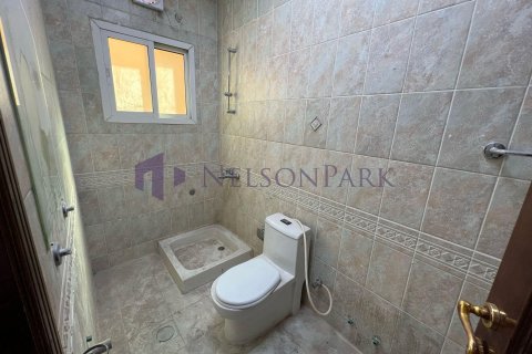 5 bedrooms Villa in Doha, Qatar No. 57972 17