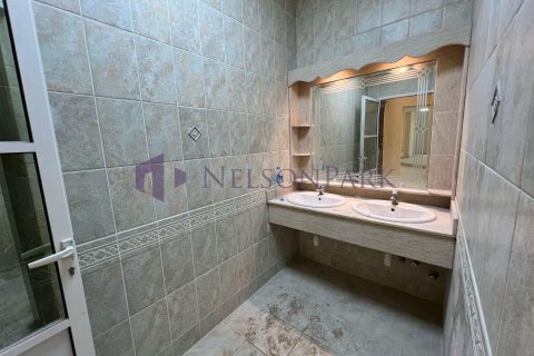 5 bedrooms Villa in Doha, Qatar No. 57972 19